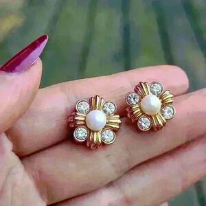 Vintage gold tone faux pearl stud rehnistones earrings